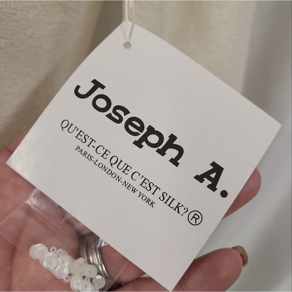 New with Tags Joseph A. Crochet Neck Sweater size Med - Picture 6 of 6